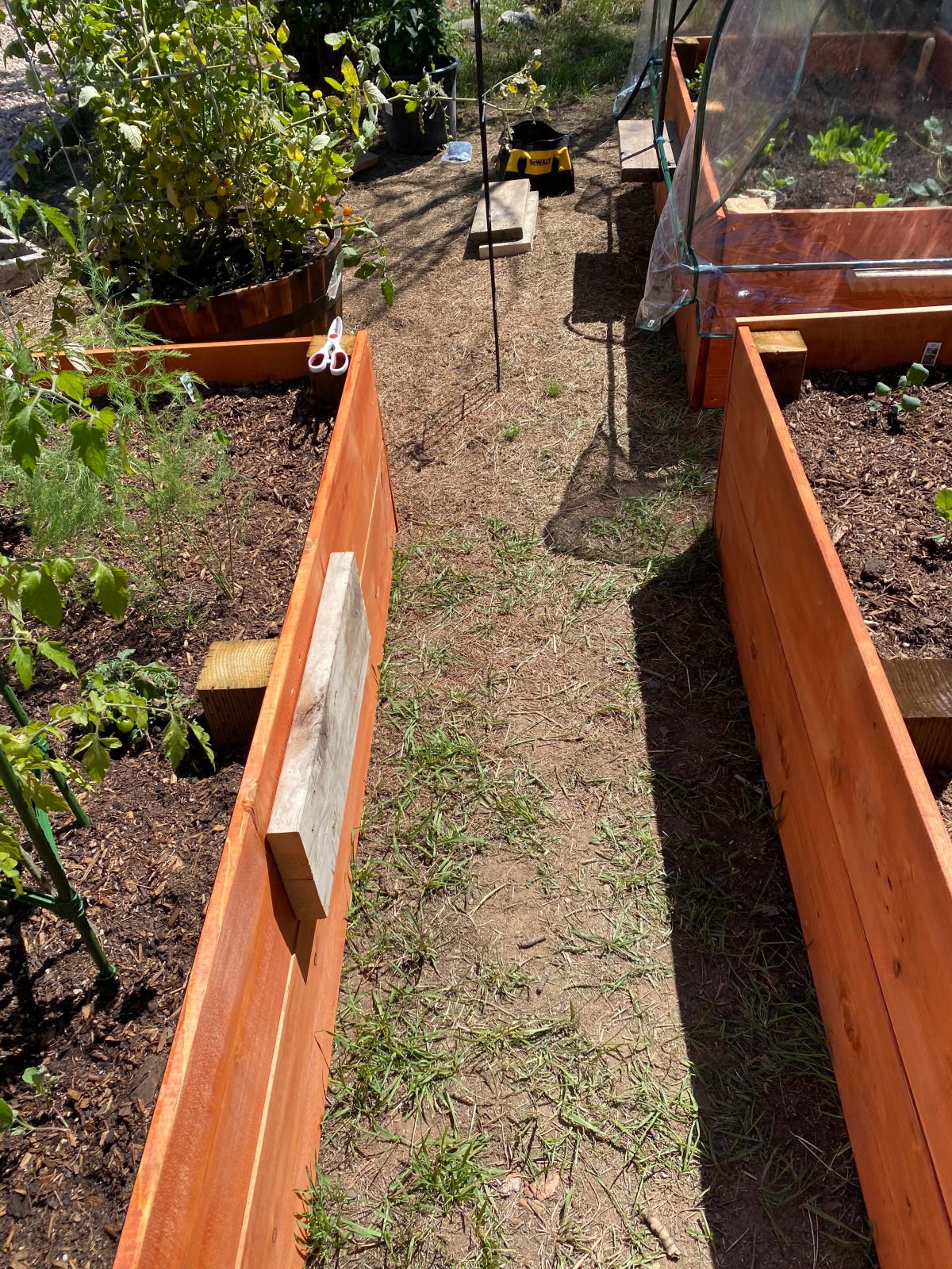 Building Raised Garden Beds – Efficiently